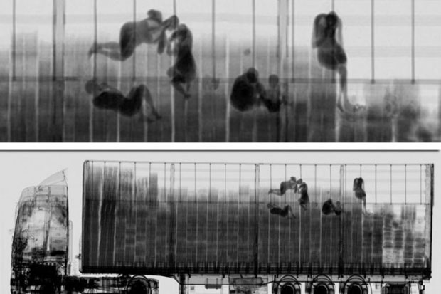 Carinici skenerom otkrili ilegalce u kamionu na prelazu Horgoš