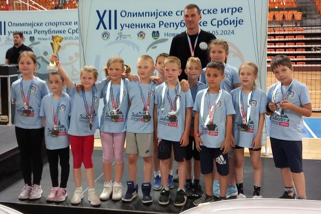 Najmlađi osnovci škole "Hunjadi Janoš" iz Čantavira treći na Olimpijskim sportskim igrama učenika