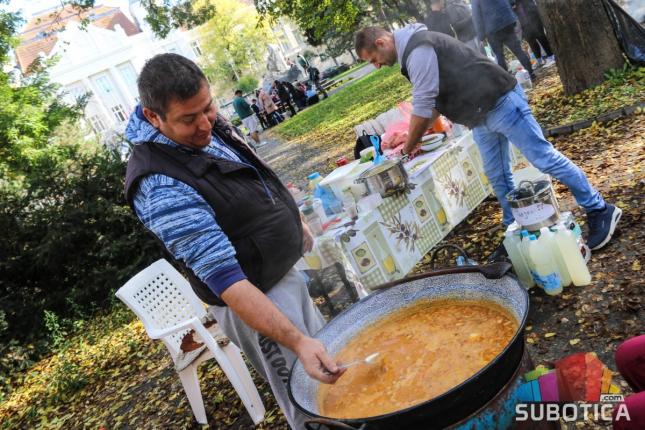 Stanari sprečili humanitarno kuvanje za Leonu i Lea