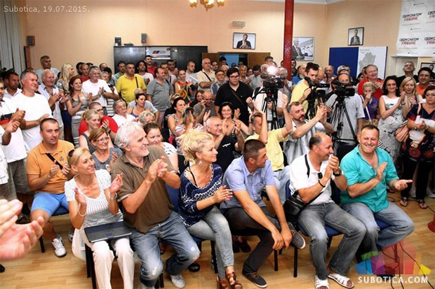 Ubedljiva pobeda Srpske napredne stranke na izborima za mesne zajednice