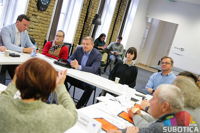 Održan okrugli sto "Ko brani branitelje"