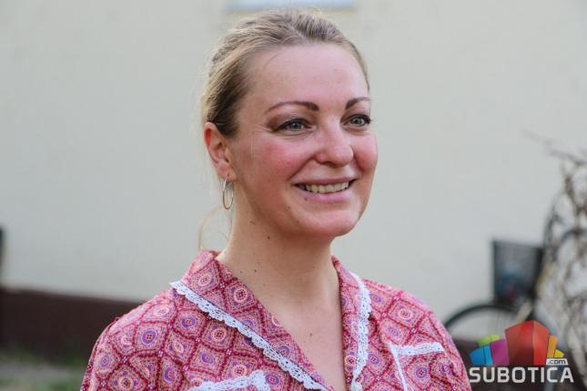 U Maloj Bosni održano tradicionalno preskakanje vatre na Svetog Ivana Cvitnjaka