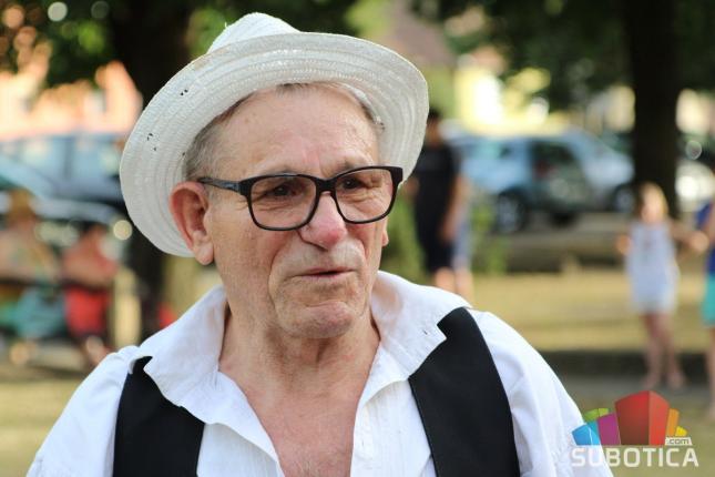 U Maloj Bosni održano tradicionalno preskakanje vatre na Svetog Ivana Cvitnjaka