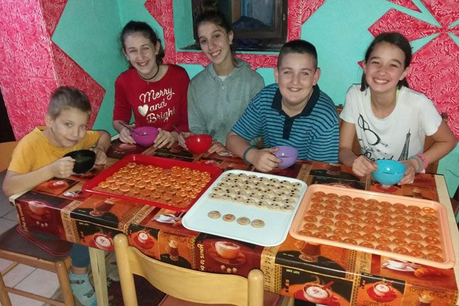 Dečji maskenbal za ozdravljenje male Helene