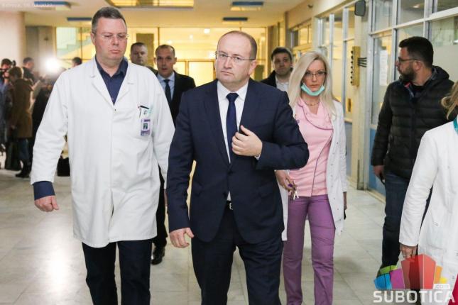 Republički i pokrajinski ministri posetili obolelog od korone