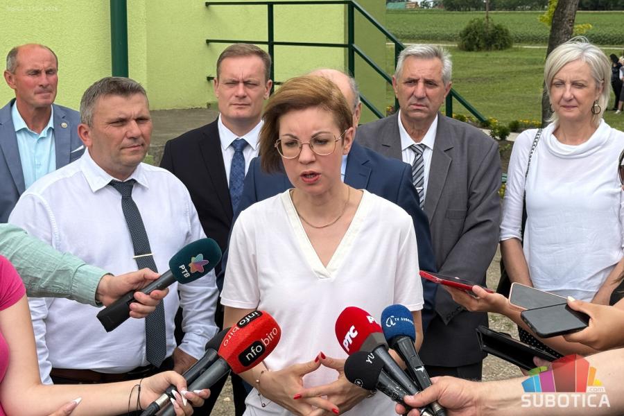 Ministar Krkobabić obišao obnovljeni Dom kulture u Šupljaku