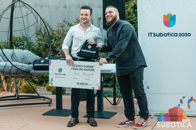 Organizacija "IT Subotica 2030" nagradila najbolje subotičke srednjoškolce