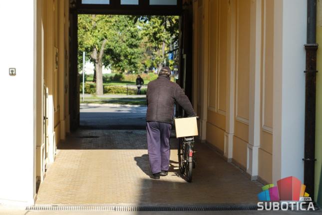 Paketi hrane i higijene za naše najugroženije sugrađane