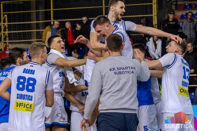 Košarka: Spartak pred ispunjenom halom savladao lidera KLS - novosadsku Vojvodinu (83:72)