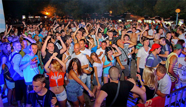 Sutra počinje Summer3p festival - Kreće žurka u gigantskom džakuziju