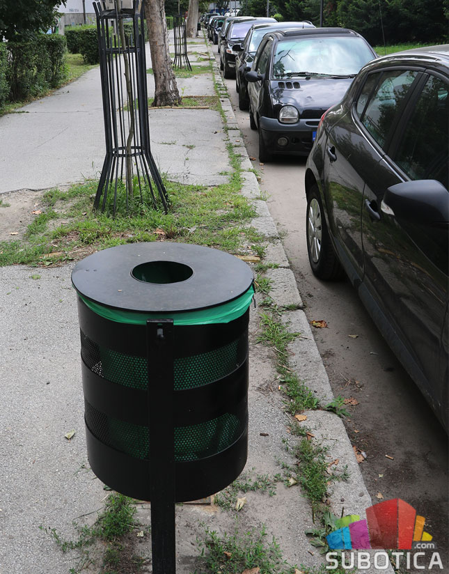 Vraćene kante za sitan otpad na Radijalcu, sređuju se sportske sprave u Dudovoj šumi