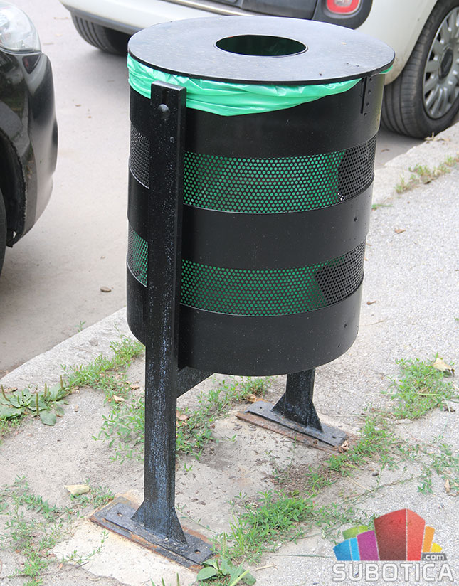 Vraćene kante za sitan otpad na Radijalcu, sređuju se sportske sprave u Dudovoj šumi