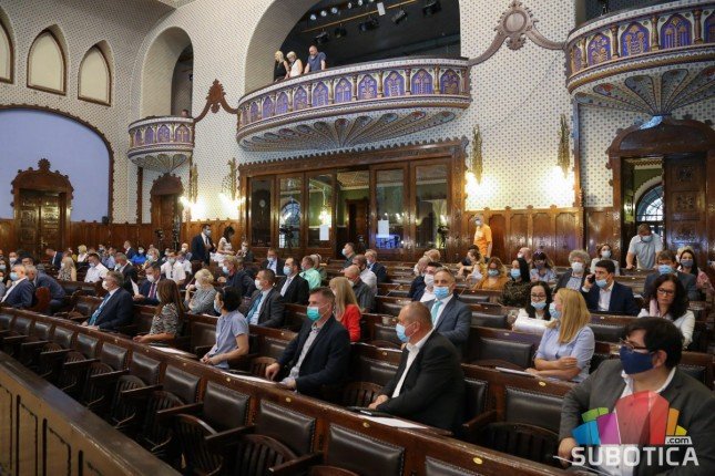 Pastor Žigmanovu: Odlučite se da li ste uz vlast ili uz opoziciju!