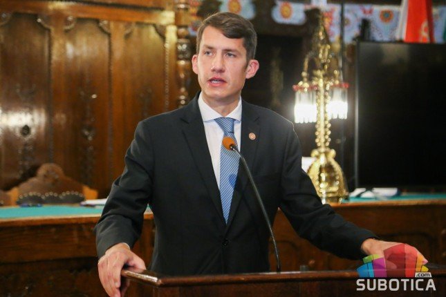 Pastor: Poskupljuju komunalije, SVM preuzeo razvoj Palića, pozorište do kraja 2021. godine