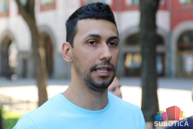 Protest ličnih pratilaca i personalnih asistenata