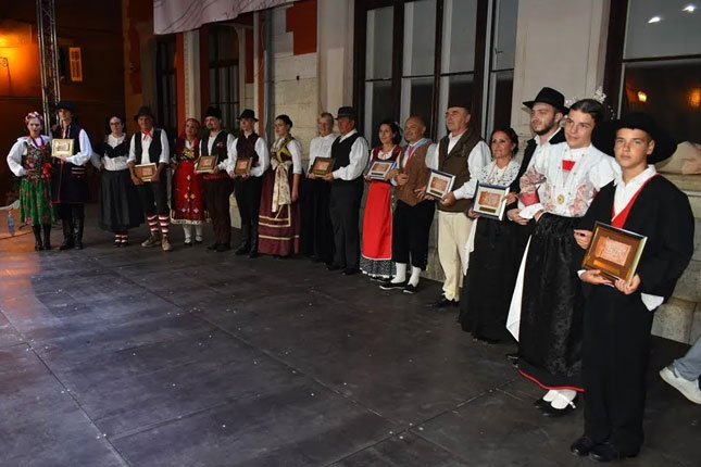 Folkloraši "Bunjevačkog kola" zablistali na Međunarodnom festivalu "Leron" u Hrvatskoj