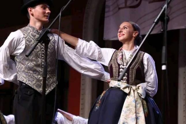 Folkloraši "Bunjevačkog kola" zablistali na Međunarodnom festivalu "Leron" u Hrvatskoj