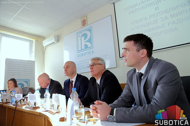 Održan okrugli sto posvećen dijalogu poslodavaca i sindikata radnika