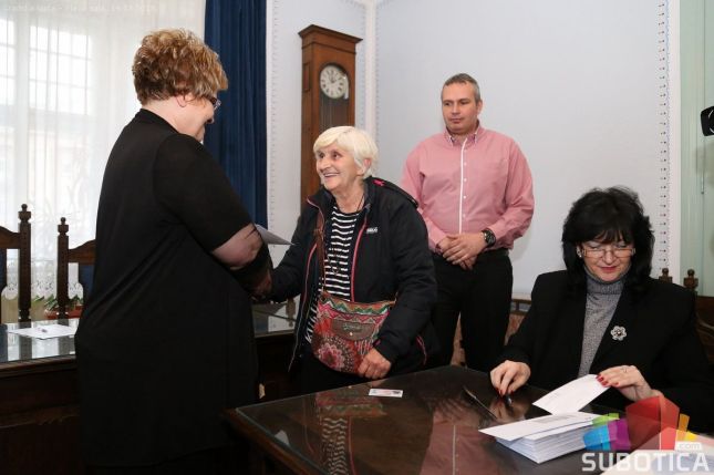 Podeljene prve besplatne penzionerske kartice