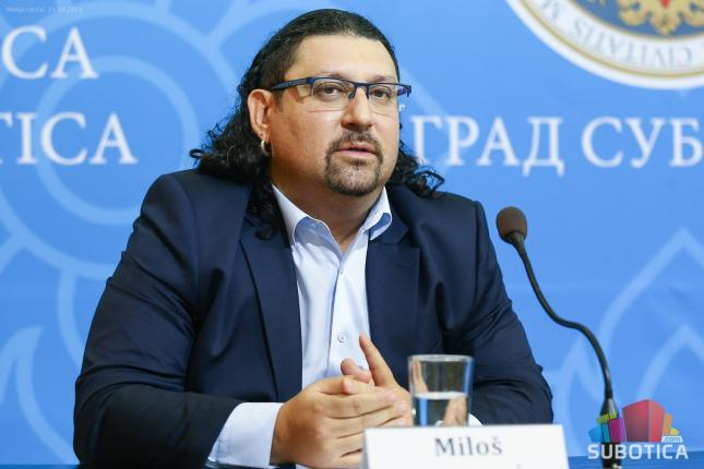 Koncert Subotičkog simfonijskog orkestra i tri tenora u četvrtak na Gradskom trgu