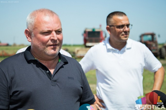 Ministar poljoprivrede Branislav Nedimović posetio gazdinstvo u Bikovu