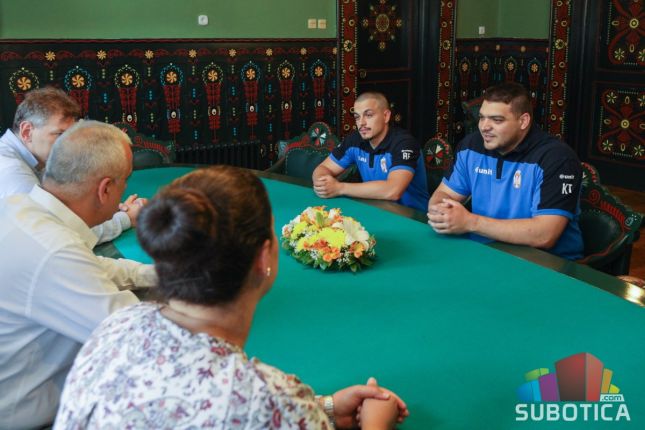 Gradonačelnik  Bakić priredio prijem predstavnicima Kluba dizača tegova "Spartak" povodom nedavnog uspeha na međunarodnoj sceni