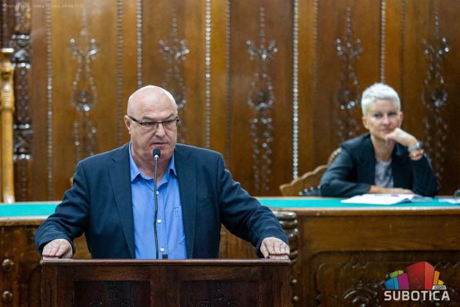 Rasprava o budžetu dominirala skupštinskim zasedanjem - vlast zadovoljna, opozicija kritikuje