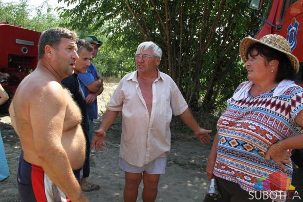 Komšije pomogle u gašenju požara u Hajdukovu