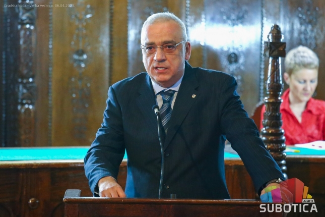 "Starter" za gradske autobuse i dalje tema polemike vlasti i opozicije