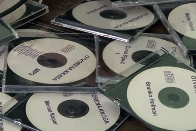 Biblioteci uručen vrlo vredan poklon