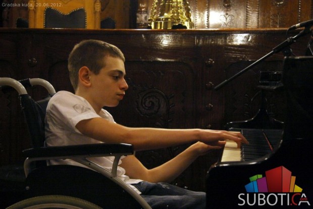 Održan humanitarni koncert za pomoć Norbertu Horvatu