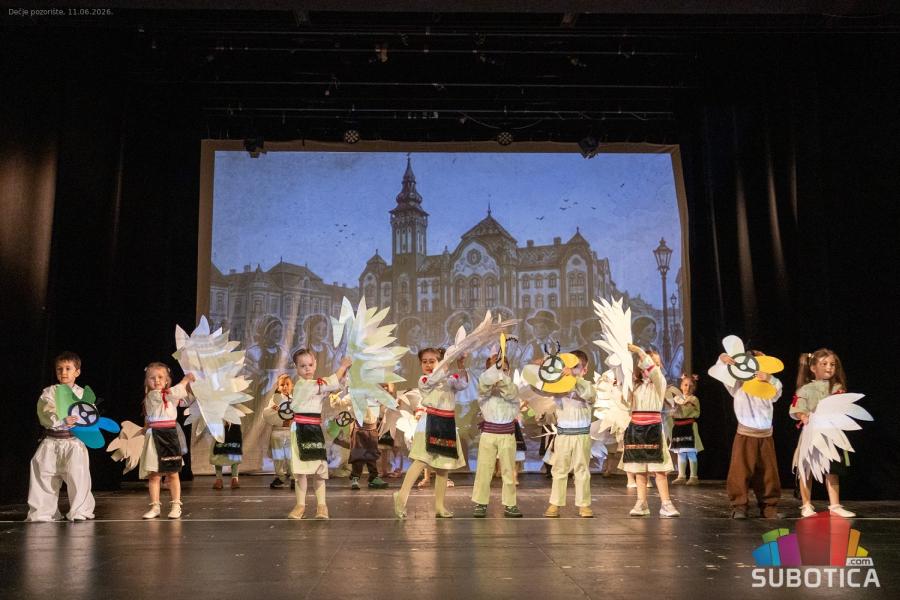 Predstavom i emocijama ispratili još jednu generaciju predškolaca u PU „Mali talenti“