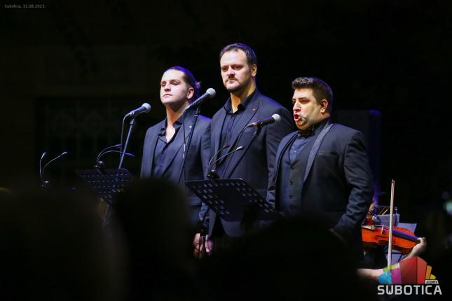 Spektakularan koncert Subotičkog simfonijskog orkestra i tri tenora