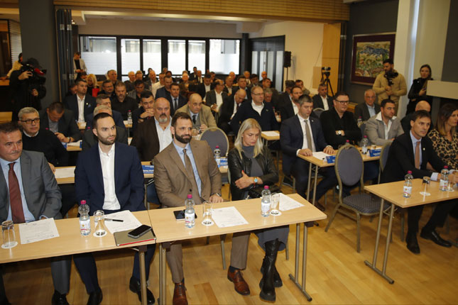 Đula Mešter novi predsednik Odbojkaškog saveza Srbije