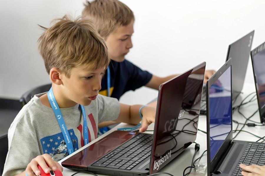 Logiscool: Gde znanje susreće radost – tu počinje budućnost