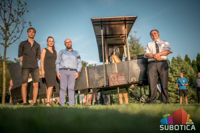 Predavanja, film i nadletanje aviona u čast Ivanu Sariću u restoranu "Paligo palata"