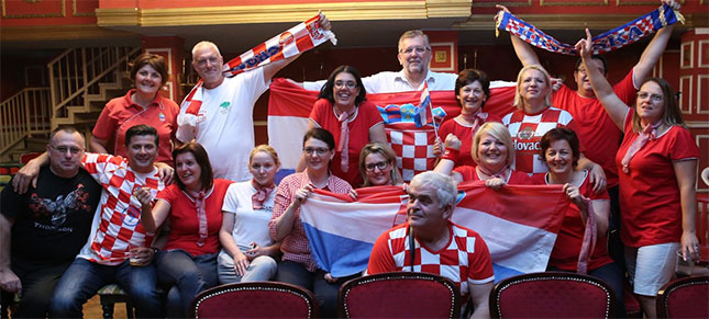 Hrvati organizovano bodrili "vatrene"