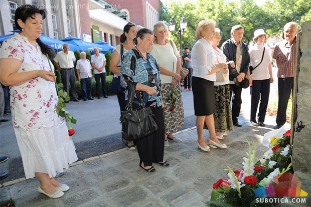 Polaganjem venaca obeležen Dan borca