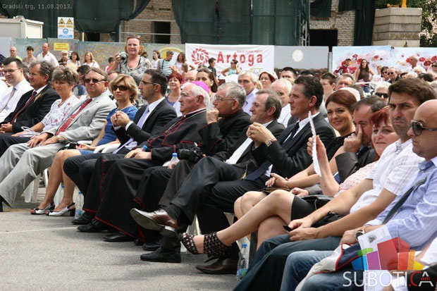 Dužijanca 2013: Gradonačelniku predat hleb od novog žita