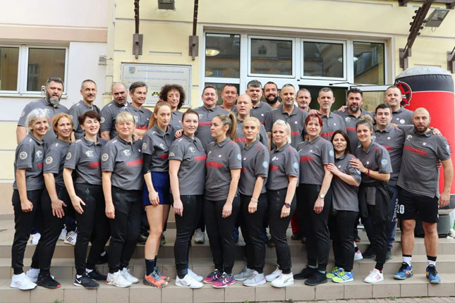 Rukomet: Održan 5. Međunarodni turnir veterana i veteranki, Osijek i Balkan ekspres podigli pehare