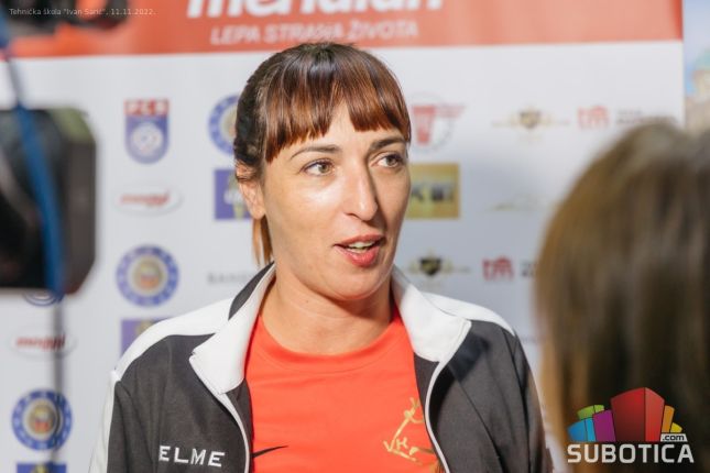 Rukomet: Održan 5. Međunarodni turnir veterana i veteranki, Osijek i Balkan ekspres podigli pehare