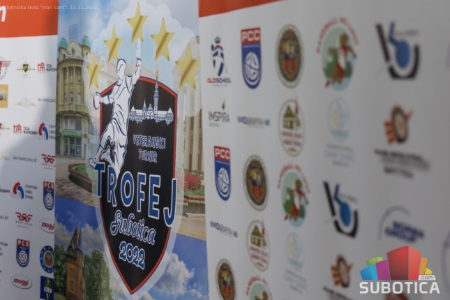 Rukomet: Održan 5. Međunarodni turnir veterana i veteranki, Osijek i Balkan ekspres podigli pehare