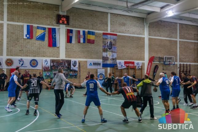 Rukomet: Održan 5. Međunarodni turnir veterana i veteranki, Osijek i Balkan ekspres podigli pehare