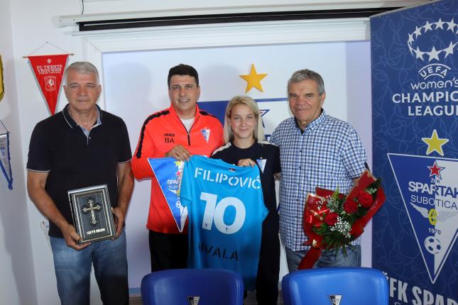 Emotivni rastanak ŽFK "Spartak" i Tijane Filipović posle 10 godina saradnje