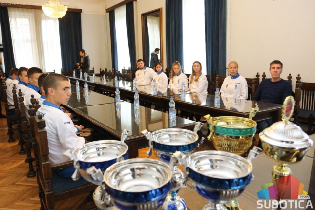 Šampioni tenisa u Srbiji na prijemu u Gradskoj kući