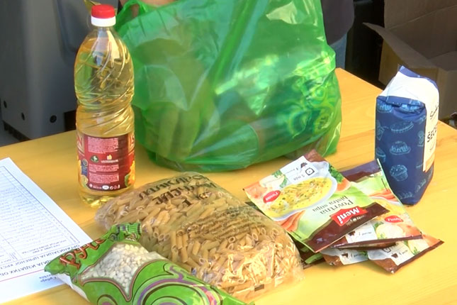 Crveni krst obezbedio dodatne pakete prehrambenih proizvoda i higijenskih sredstava za socijalno ugrožene sugrađane