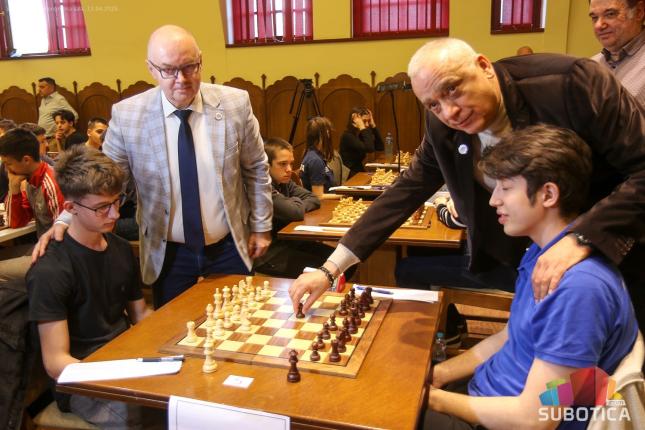 Festival mladih šahista - više od 250 omladinaca na Paliću