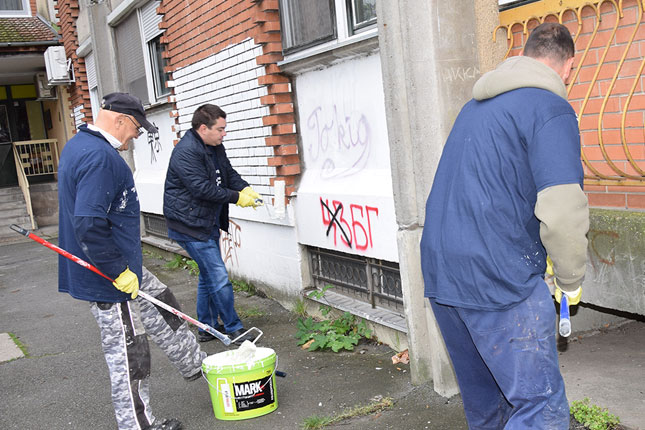 Građani uklonili grafite sa zgrada