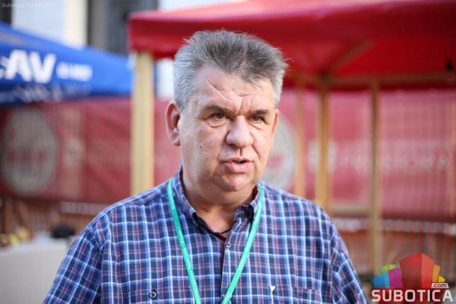 Fiskalne kase stižu i na pijace, prodavci negoduju