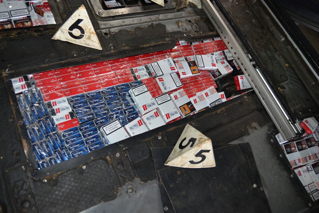 Uhapšeni zbog pokušaja krijumčarenja cigareta vrednosti oko 2,6 miliona dinara